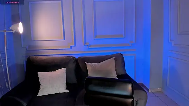 LucyWeiss  online show from 11-07-25, 07:47