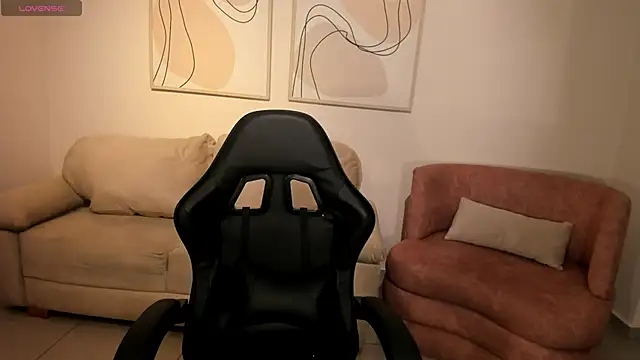 MayaMoretti  online show from 04-25-26, 08:17