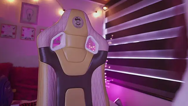 Rebecah 1 online show from 12-03-25, 03:43