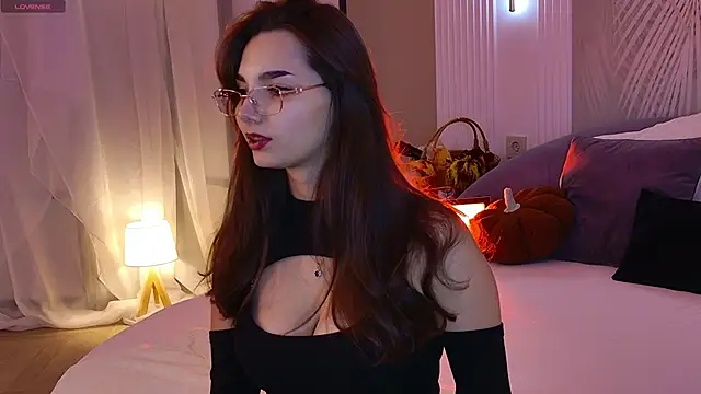 LeaMelone online show from 11-11-25, 05:46