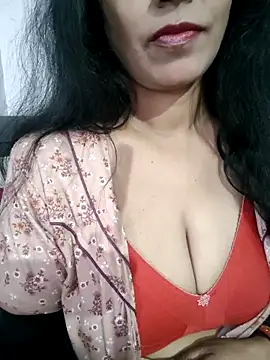 Snapshot of Deepa_Sharma143 chatting on 11-12-25, 01:39 Deepa Sharma143 online show from 11-12-25, 01:39