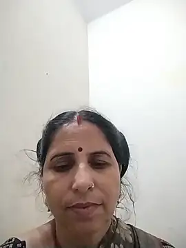 Snapshot of Hot_liya54 chatting on 06-13-26, 03:43 Hot liya54 online show from 06-13-26, 03:43