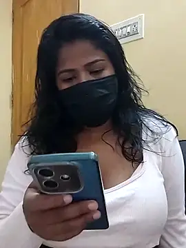 Snapshot of HAANNIAA chatting on 09-10-25, 10:15 HAANNIAA online show from 09-10-25, 10:15