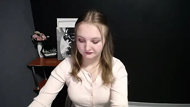 Snapshot of Mystic_nikole chatting on 10-07-25, 12:35 Mystic nikole online show from 10-07-25, 12:35