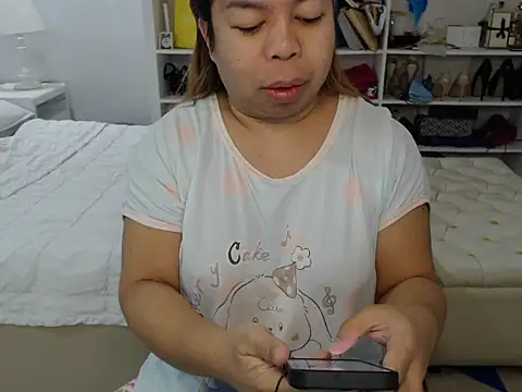 queengreatdivats01 online show from 04-16-26, 02:56