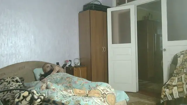 NiraFrost online show from 10-22-25, 06:02