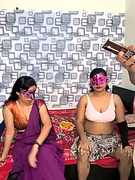 Family02 online show from 12-19-25, 05:09