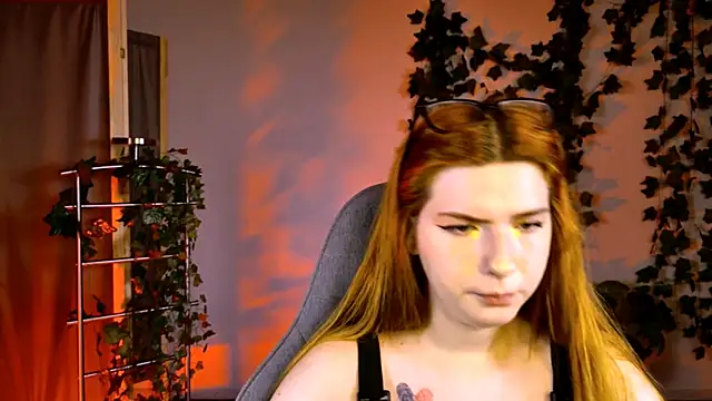 Snapshot of AliceCUNTach chatting on 07-23-26, 05:16 AliceCUNTach online show from 07-23-26, 05:16