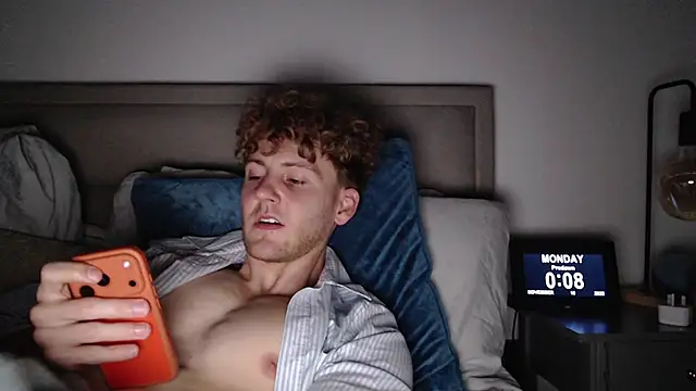 Snapshot of DominantAlex18 chatting on 11-10-25, 12:09 DominantAlex18 online show from 11-10-25, 12:09