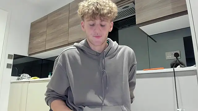 Snapshot of DominantAlex18 chatting on 11-15-25, 08:44 DominantAlex18 online show from 11-15-25, 08:44