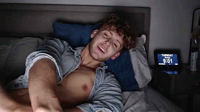 Snapshot of DominantAlex18 chatting on 12-02-25, 09:03 DominantAlex18 online show from 12-02-25, 09:03