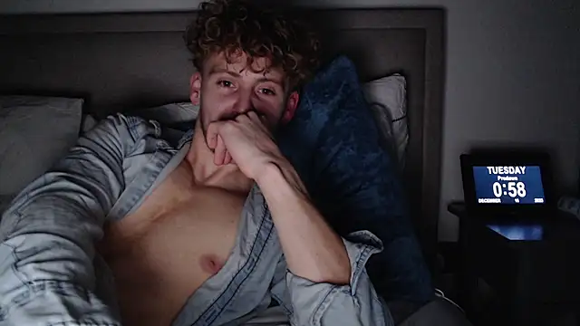 Snapshot of DominantAlex18 chatting on 12-16-25, 12:59 DominantAlex18 online show from 12-16-25, 12:59