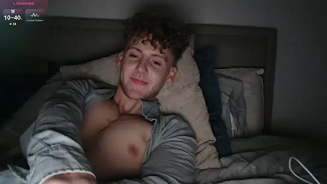 DominantAlex18 online show from 04-15-26, 01:12