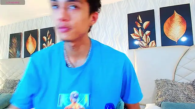 Snapshot of Lean_Portman chatting on 10-24-25, 08:38 Lean Portman online show from 10-24-25, 08:38