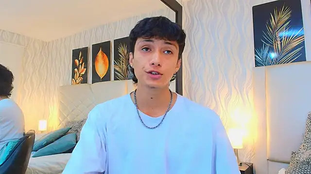 Lean Portman online show from 04-17-26, 03:04