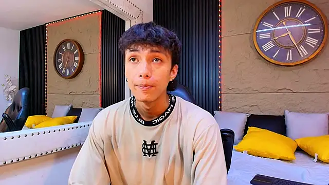 Lean Portman online show from 04-23-26, 03:14