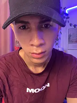 Snapshot of rickyvalentino chatting on 09-26-25, 01:48 rickyvalentino online show from 09-26-25, 01:48
