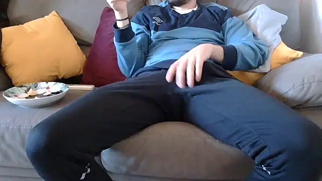 Amicisegreti online show from 11-28-25, 07:33