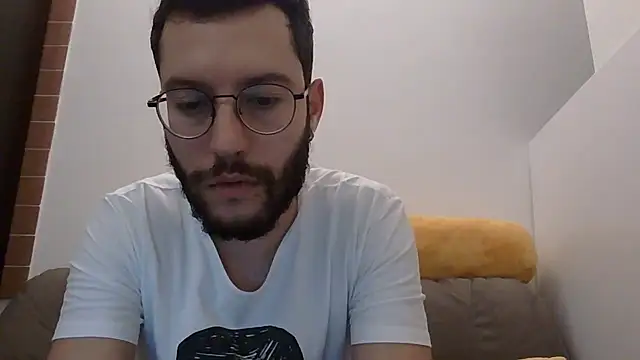 Amicisegreti online show from 12-15-25, 06:28