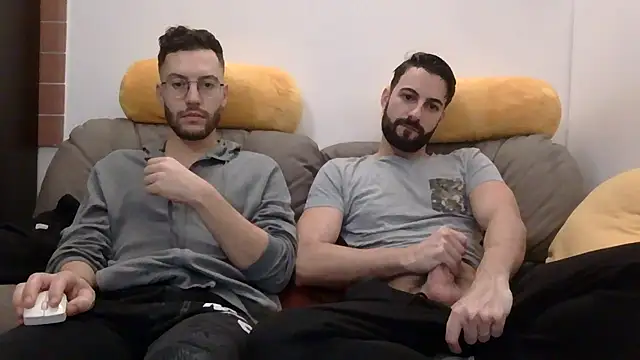 Amicisegreti online show from 12-19-25, 06:31