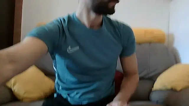 Amicisegreti online show from 12-21-25, 11:06