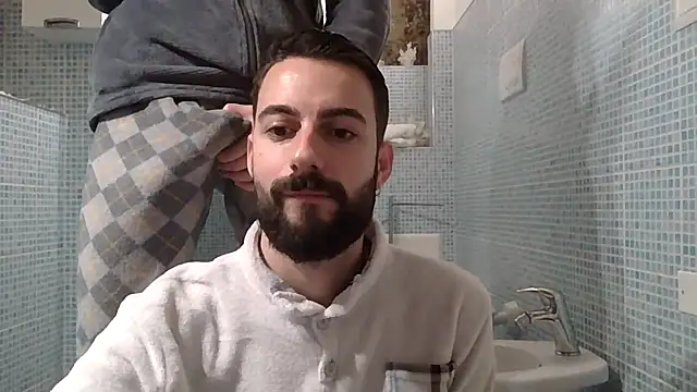 Amicisegreti online show from 02-12-26, 07:14