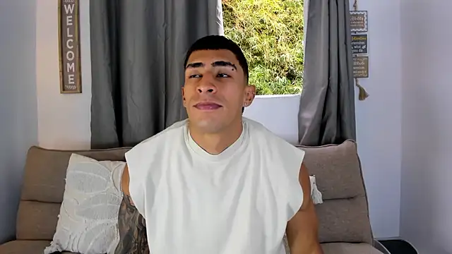 Snapshot of adrian_ray chatting on 05-30-26, 08:06 adrian ray online show from 05-30-26, 08:06