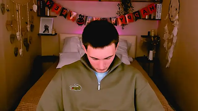 David  Diamond online show from 10-27-25, 03:49