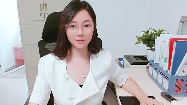 OL-Lily online show from 10-10-25, 04:00