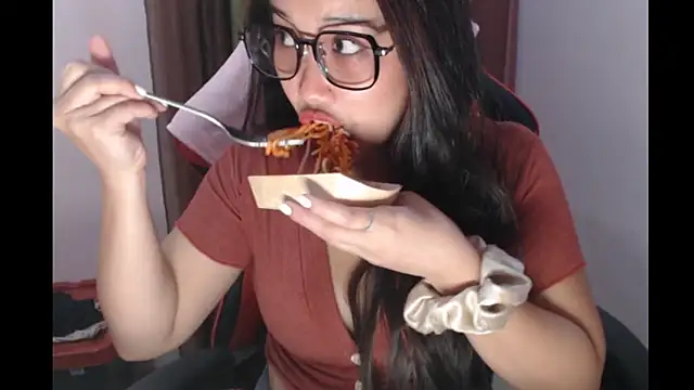 Snapshot of Chubby_HotLady chatting on 11-19-25, 02:39 Chubby HotLady online show from 11-19-25, 02:39