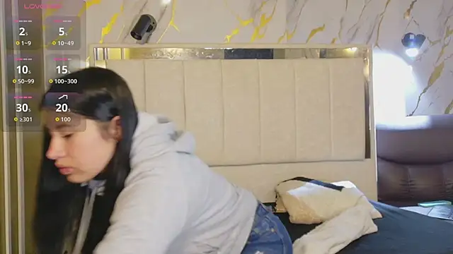 Olivia11  online show from 04-10-26, 12:32