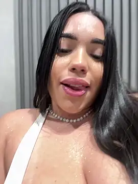 SofiaWildee online show from 06-11-26, 12:32