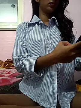 riyaroy9999 online show from 11-18-25, 04:22