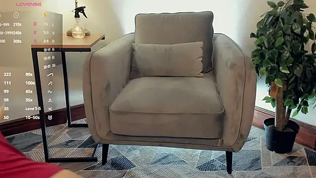 ErinBissonnette online show from 10-31-25, 08:10