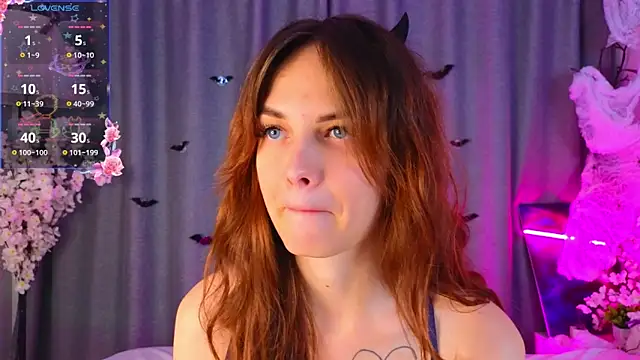 LisaDrake online show from 10-25-25, 07:19