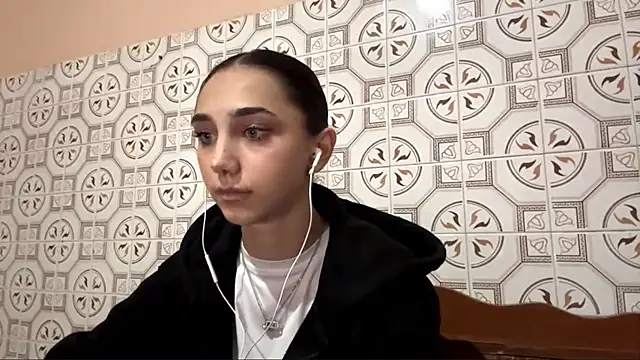 Snapshot of LinaMour chatting on 11-01-25, 10:12 LinaMour online show from 11-01-25, 10:12