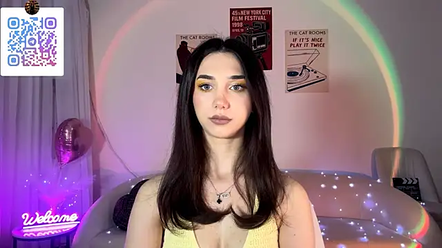 Snapshot of LinaMour chatting on 05-05-26, 10:18 LinaMour online show from 05-05-26, 10:18