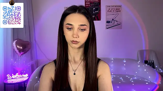 Snapshot of LinaMour chatting on 05-19-26, 01:56 LinaMour online show from 05-19-26, 01:56