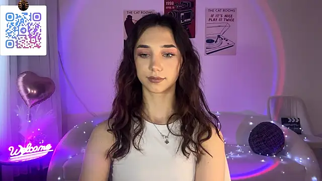 Snapshot of LinaMour chatting on 05-27-26, 01:57 LinaMour online show from 05-27-26, 01:57
