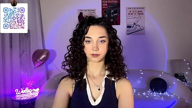 Snapshot of LinaMour chatting on 06-16-26, 10:12 LinaMour online show from 06-16-26, 10:12