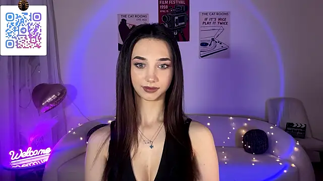 Snapshot of LinaMour chatting on 06-21-26, 10:12 LinaMour online show from 06-21-26, 10:12