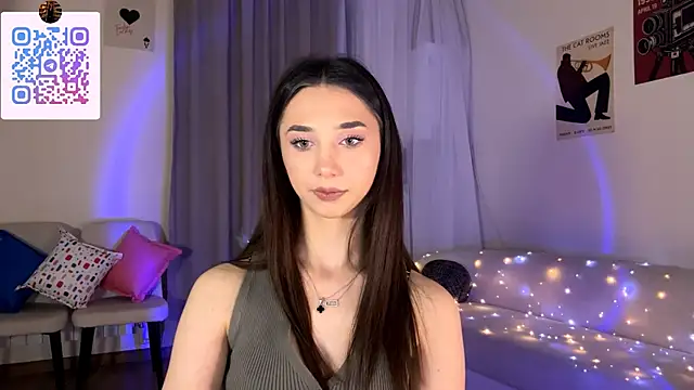 Snapshot of LinaMour chatting on 06-24-26, 10:20 LinaMour online show from 06-24-26, 10:20