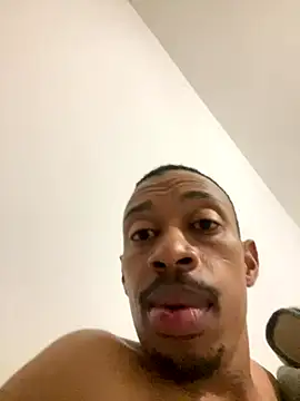 Snapshot of fitsexyman chatting on 11-19-25, 10:32 fitsexyman online show from 11-19-25, 10:32