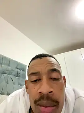 Snapshot of fitsexyman chatting on 11-24-25, 08:30 fitsexyman online show from 11-24-25, 08:30