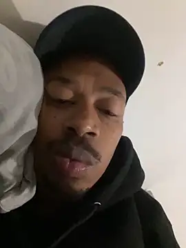 Snapshot of fitsexyman chatting on 12-05-25, 07:54 fitsexyman online show from 12-05-25, 07:54