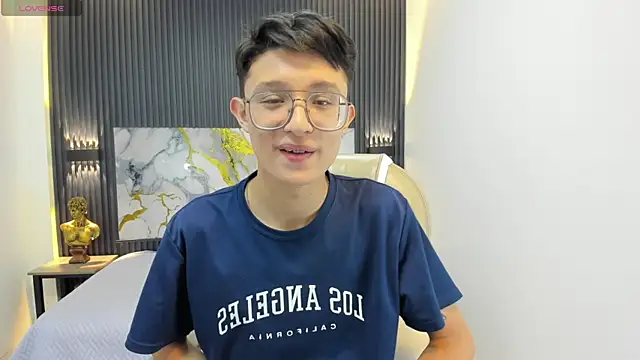 SantiagoRusso18 online show from 09-13-25, 12:05