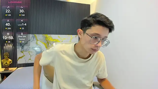 SantiagoRusso18 online show from 09-23-25, 12:08