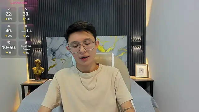 SantiagoRusso18 online show from 10-03-25, 12:02