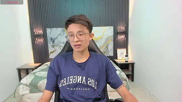 SantiagoRusso18 online show from 02-23-26, 07:44