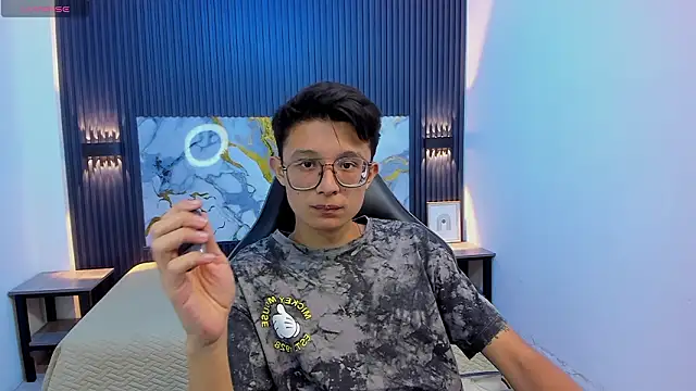 SantiagoRusso18 online show from 03-06-26, 07:10